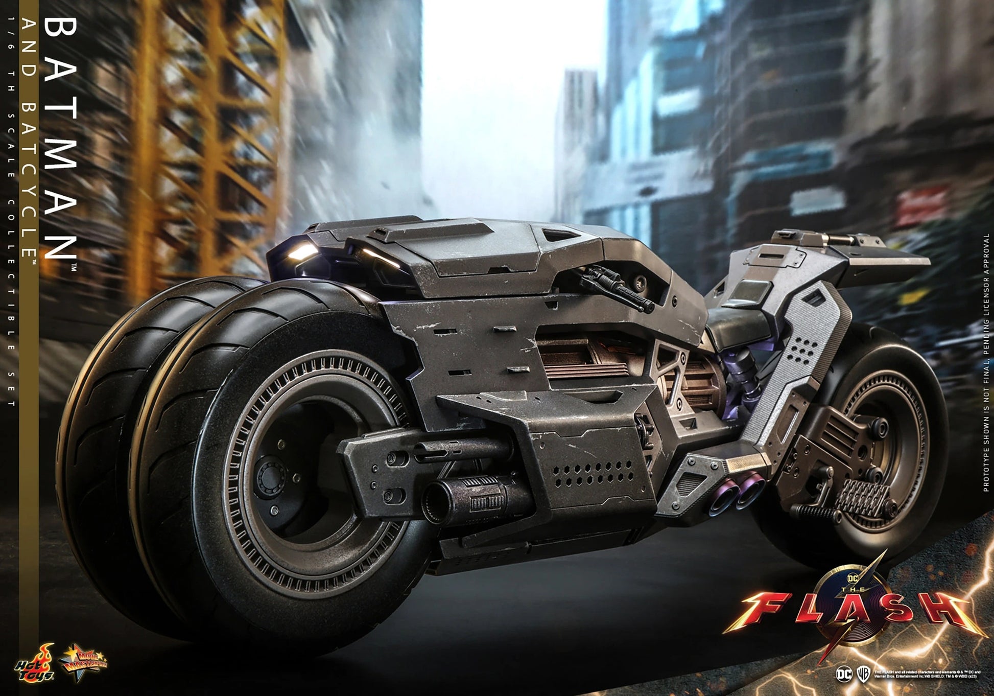 Batman and Batcycle - Sixth Scale Figure Set by Hot Toys