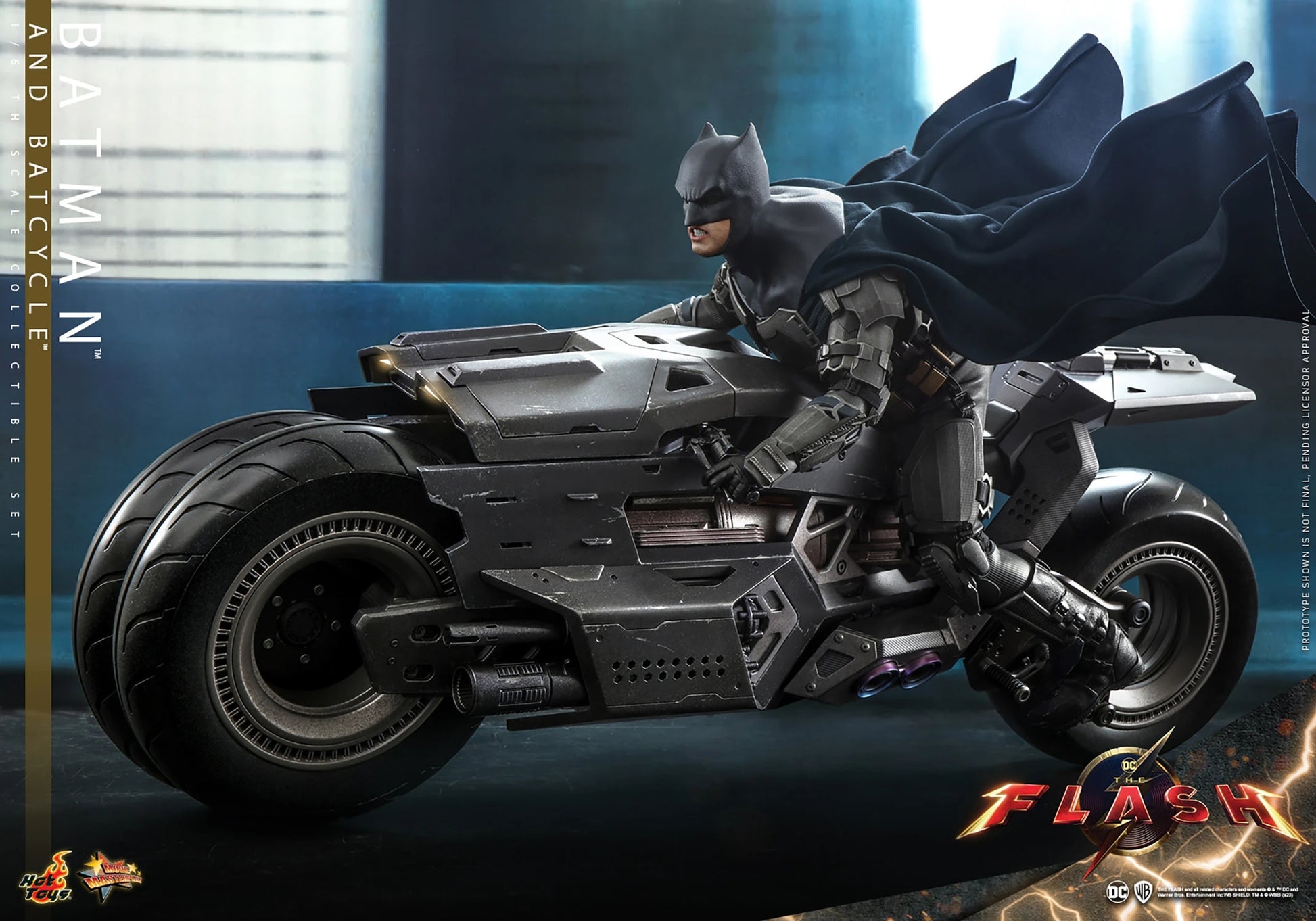 Batman and Batcycle - Sixth Scale Figure Set by Hot Toys