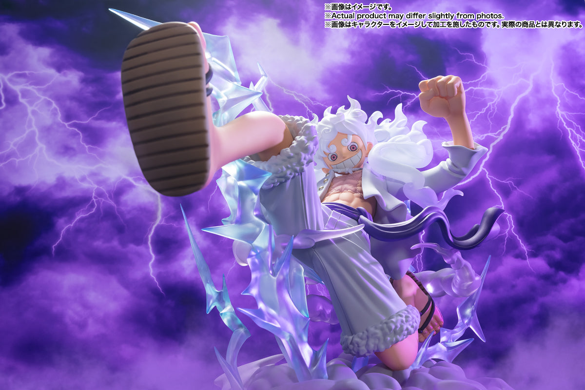 Luffy Gear 5 Giant (One Piece)