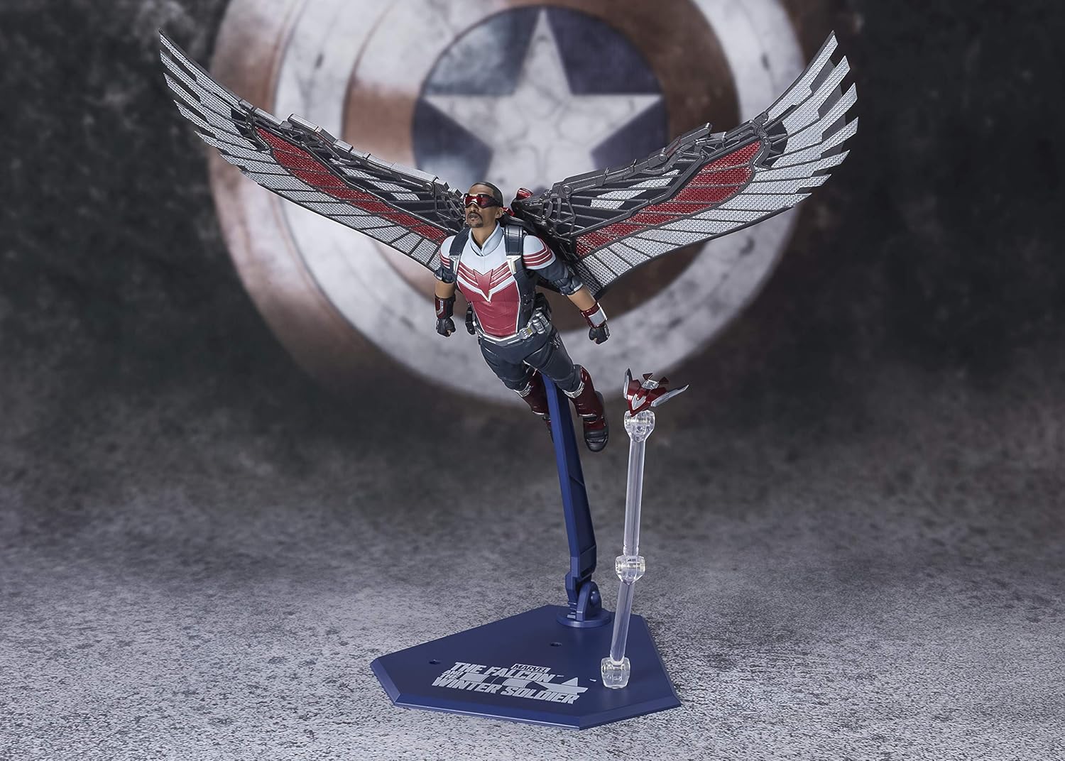 SHFIGUARTS THE FALCON AND THE WINTER SOLDIER FALCON