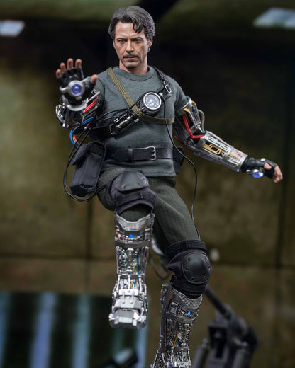 TONY STARK (MECH TEST DELUXE VERSION - SPECIAL EDITION) HOT TOYS