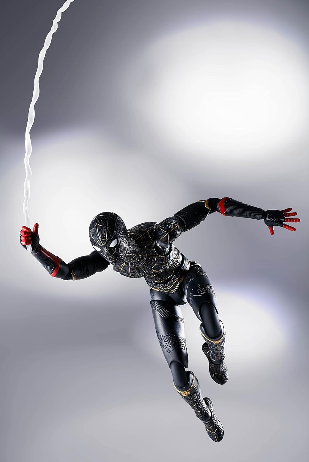 SH FIGUARTS SPIDERMAN NO WAY HOME SPIDERMAN BLACK AND GOLD SUIT