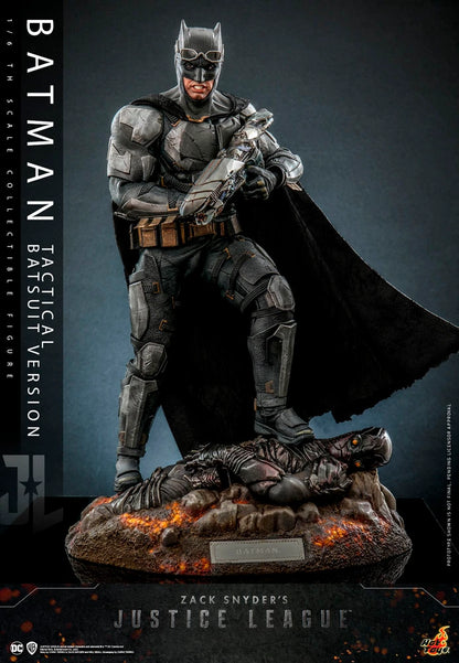 BATMAN TACTICAL BATSUIT VERSION