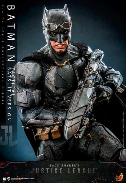 BATMAN TACTICAL BATSUIT VERSION