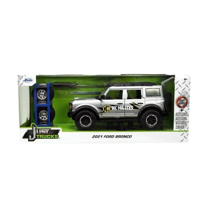 JUST TRUCKS 2021 FORD BRONCO SILVER 124 SCALE DIE-CAST METAL VEHICLE WITH T