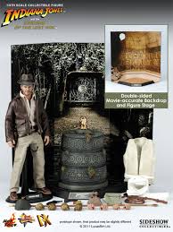 SIXTH SCALE FIGURE BY HOT TOYS INDIANA JONES (DELUXE VERSION)
