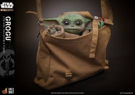 GROGU LIFE-SIZE FIGURE BY HOT TOYS