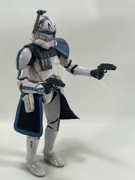 HASBRO COLLECTIBLES STAR WARS THE CLONE WARS  BLACK SERIES CLONE CAPTAIN RE